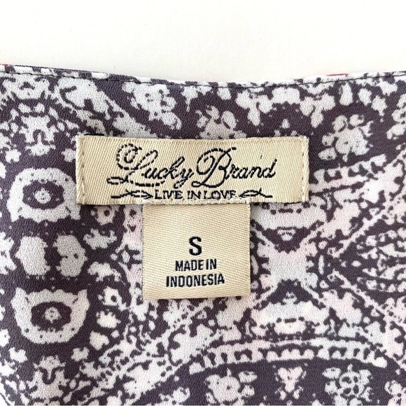 Lucky Brand tank top with v-neckline, loose &  flowy fit - Picture 8 of 9